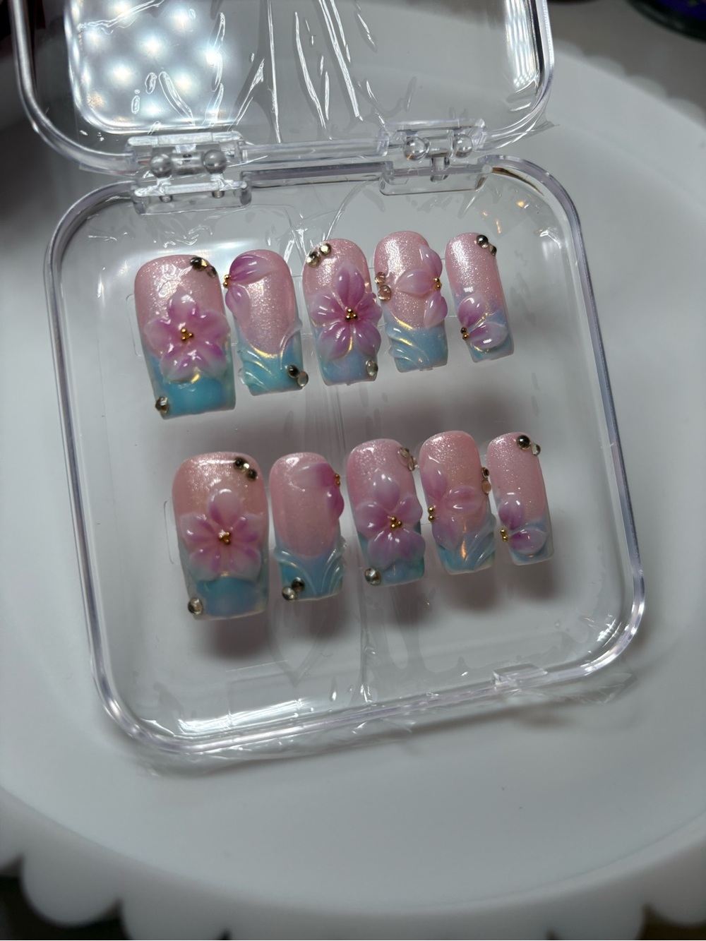 Press-On Floral Pink & Blue Ombre Nail Set — Women Makeup